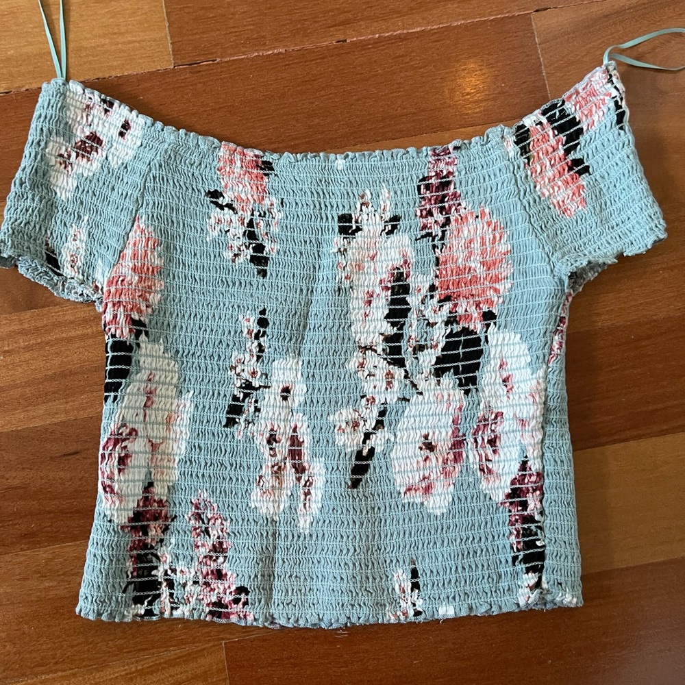 Medium Kendall & Kylie top